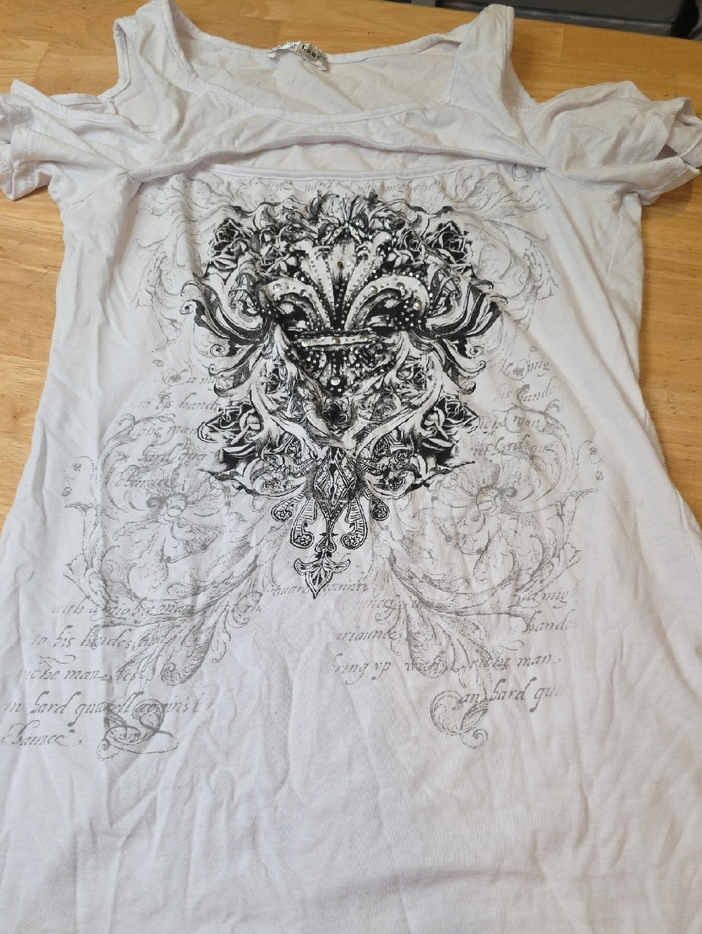 Women’s White Graphic Scoop Neck Top